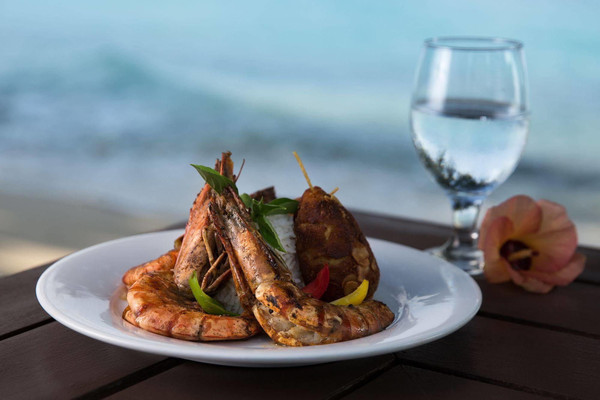 Tropical Village Fehendhoo Экстерьер фото